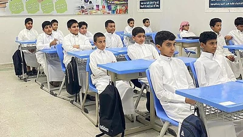 التعليم توضح اجراءات التعامل مع الطلاب المتغيبين بعذر أو دون عذر