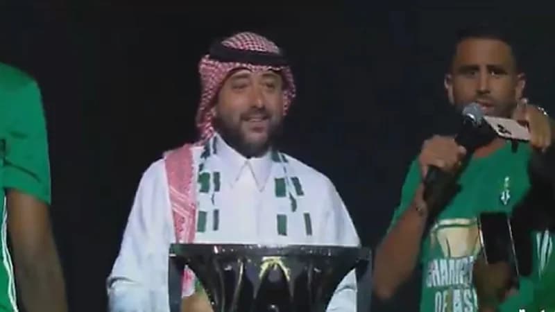 رياض محرز يعد جماهير الأهلي بتحقيق لقب روشن.. فيديو