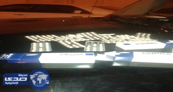 دوريات جازان تضبط كميات من المواد المخدرة وتطيح بعشريني قام بالسلب والسرقة