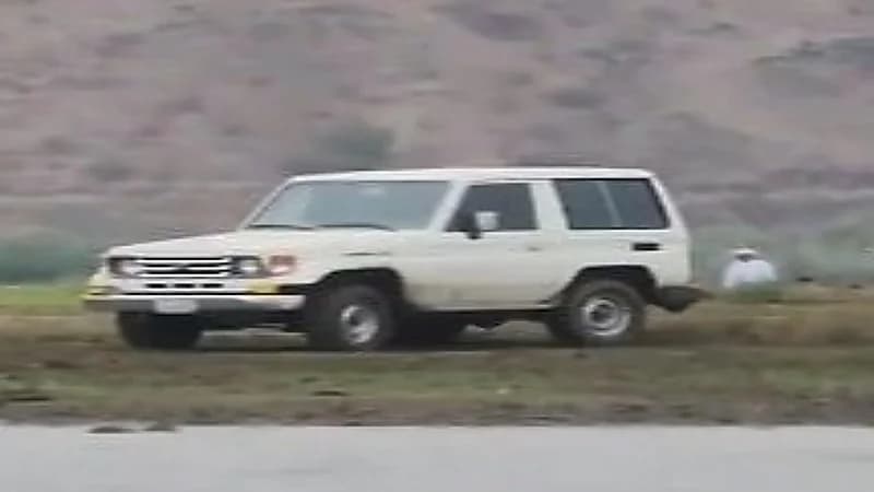 شاهد.. متهور يمارس التفحيط داخل مسطحات منتزه في جازان