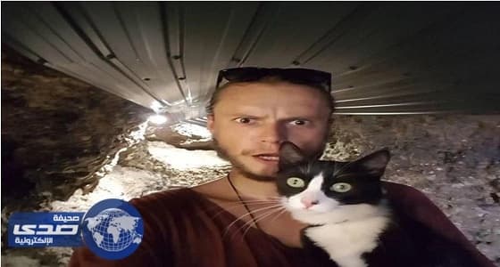 بالصور.. شاب مغامر يسافر من ألمانيا إلى دبي على دراجة نارية برفقة قطته