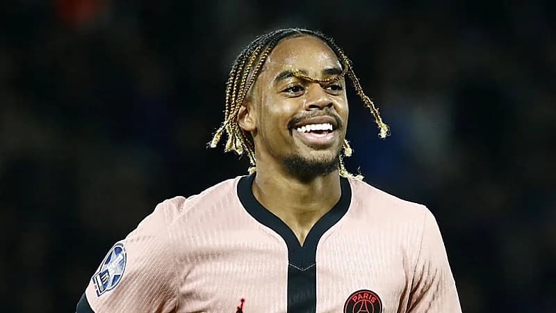 ليفربول ينفي وجود مفاوضات لضم برادلي باركولا