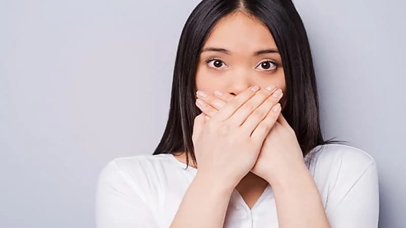 أطعمة تخلصك من رائحة الفم الكريهة