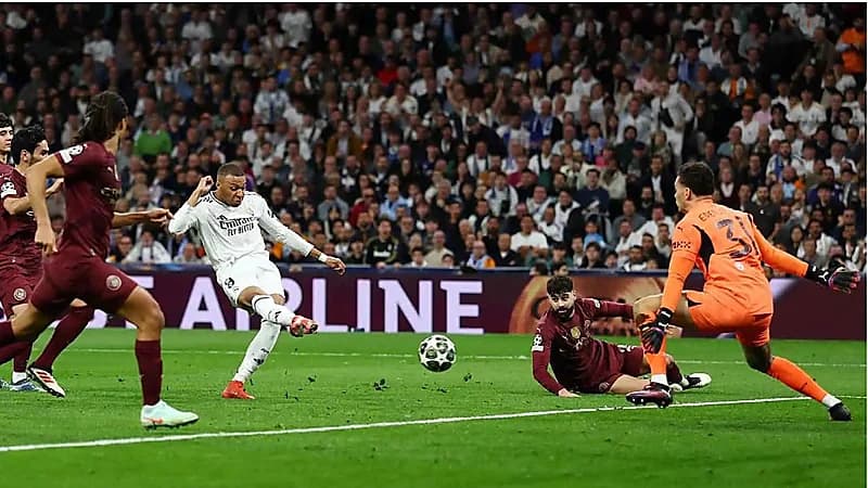 مبابي يقود ريال مدريد للفوز على السيتي بهاتريك مثير.. فيديو