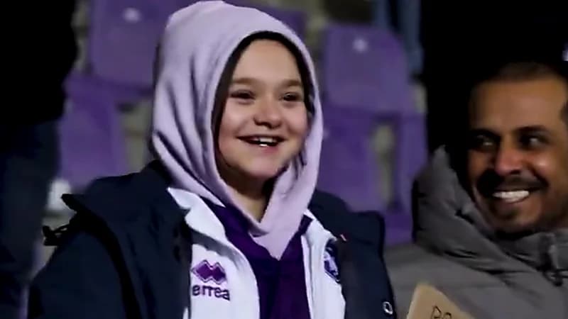 سعادة طفلة بلجيكية بعد الحصول على قميص فيصل الغامدي .. فيديو