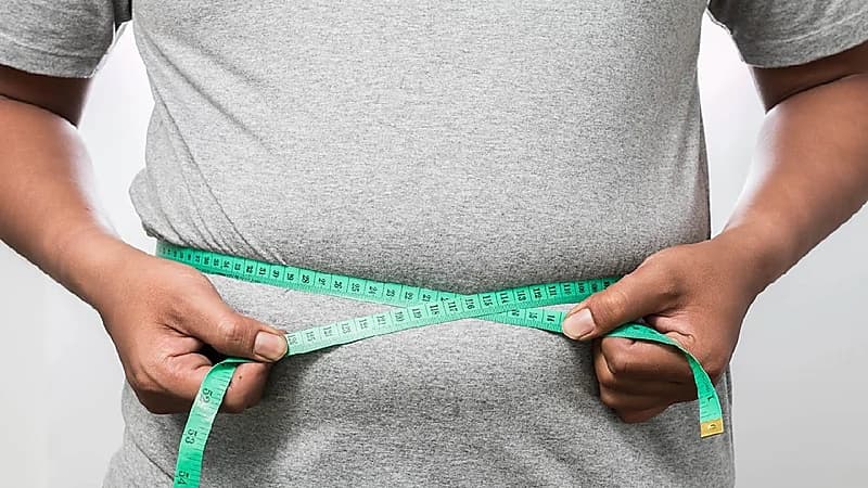 بالفيديو .. مختص يكشف سبب تمركز الدهون في أماكن محددة من الجسم