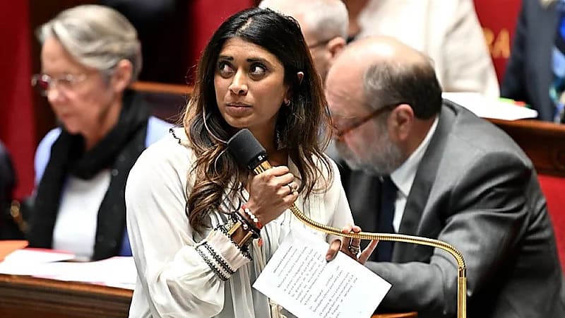 ‎تعرض المتحدثة باسم حكومة فرنسا للاعتداء خلال حملة انتخابية