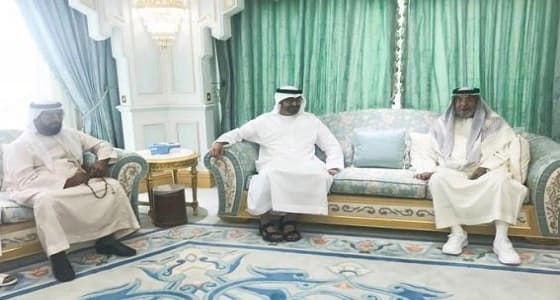 " رئيس الإمارات " يستقبل أخاه " محمد أل نهيان " والمعزين في والدته بـ " أبو ظبي "