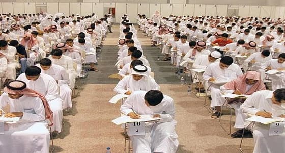 طالب يلفظ أنفاسه بقاعة الاختبار قبل تسليم ورقة الإجابة