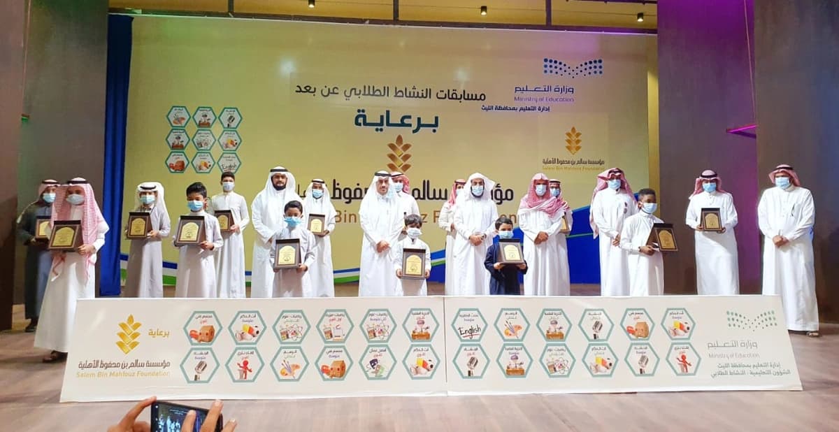 شاهد.. تعليق القنصل الأمريكي في الظهران على ما شاهدته في سوق الإبل بالأحساء