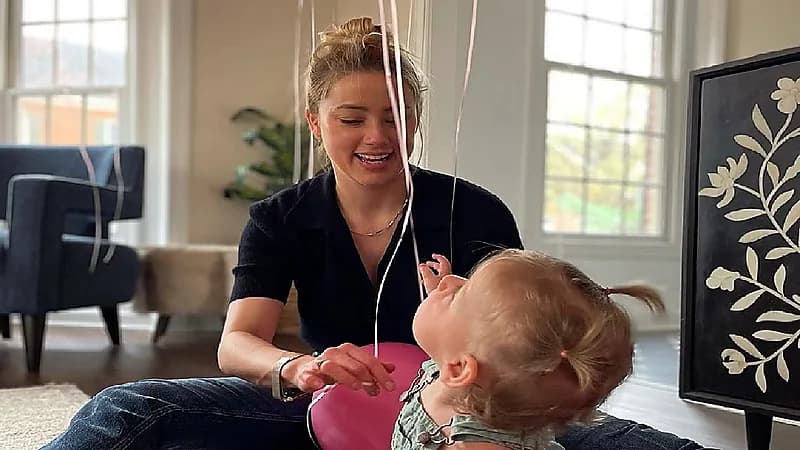 أنباء عن اعتزال آمبر هيرد للتمثيل وانتقالها للعيش في إسبانيا