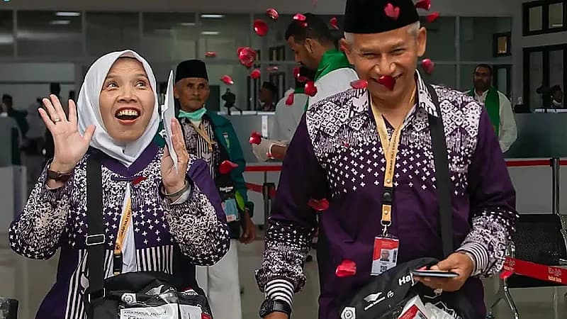 مغادرة أولى رحلات المستفيدين من مبادرة طريق مكة من إندونيسيا متجهة للمملكة