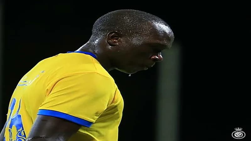 "الانصباط" تغرم فينسنت أبوبكر 10 ألف ريال