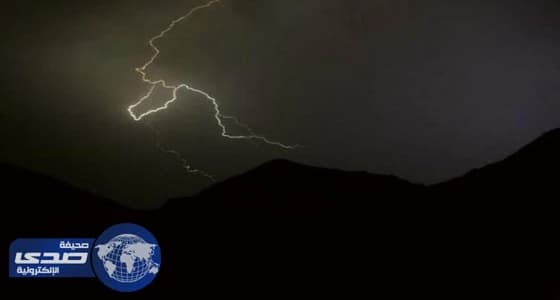 هطول أمطار غزيرة وصواعق رعدية بجازان