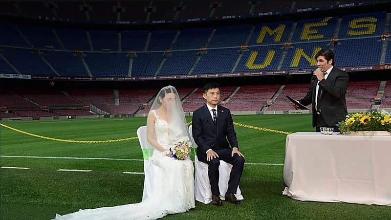 برشلونة يحول ملعبه لقاعة أفراح لحل أزمته المالية!