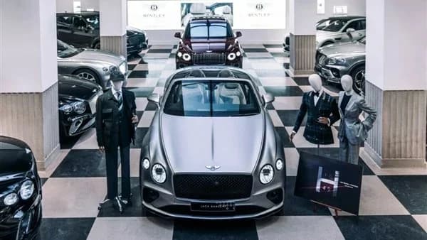 بنتلي تكشف النقاب عن إصدارين جديدين من السيارات الفاخرة.. صور