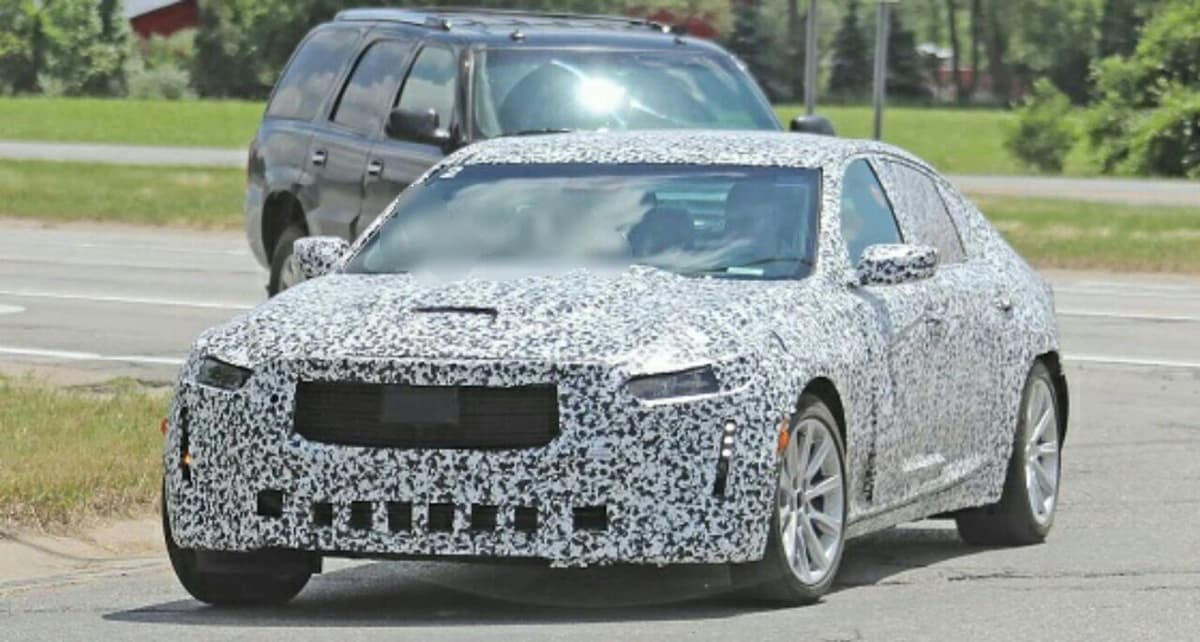 بالصور.. أول ظهور لـ " كاديلاك CT5 " بشكل رياضي