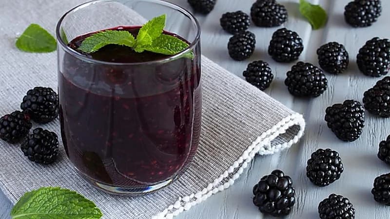 مختص: خطر عصير التوت يكمن في إدمانه (فيديو)