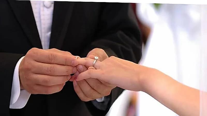 شاب يتزوج بعد يوم واحد من وفاة زوجته