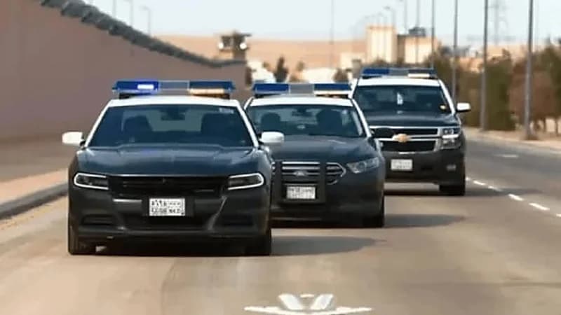 القبض على مواطن لنقله مخالفاً لنظام أمن الحدود وضبط بحوزته مواد مخدرة بمكة