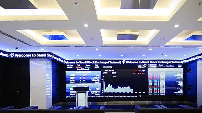 بلومبرغ: المستثمرون الأجانب يستحوذون على 35٪ من تداولات الأسهم السعودية