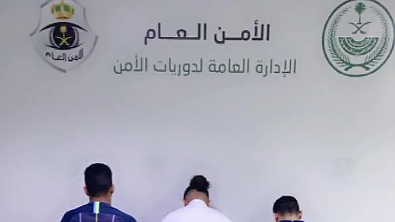 القبض على (3) أشخاص بحوزتهم أقراص مادة الإمفيتامين المخدرة بالرياض