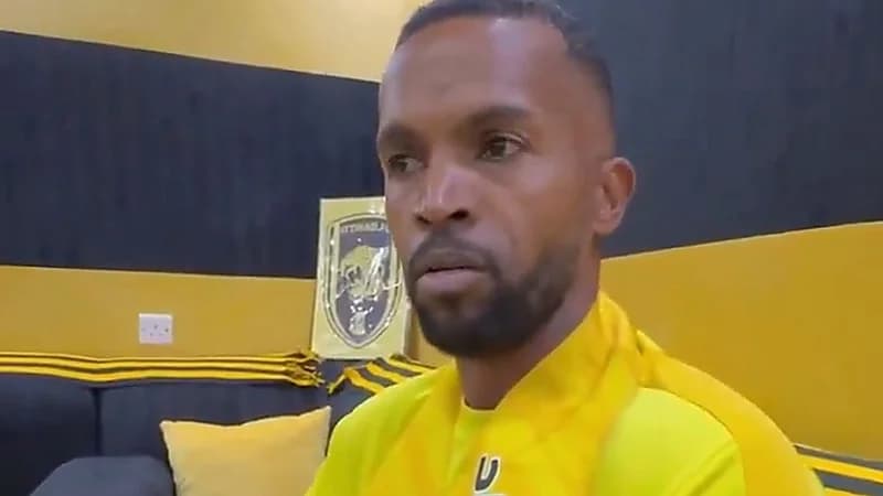 مبروك زايد يوضح المفارقة بين جروهي و رايكوفيتش.. فيديو