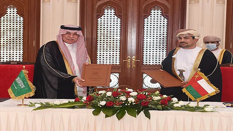 بالصور..المملكة وسلطنة عُمان توقعان مذكرات تفاهم في المجال الإعلامي