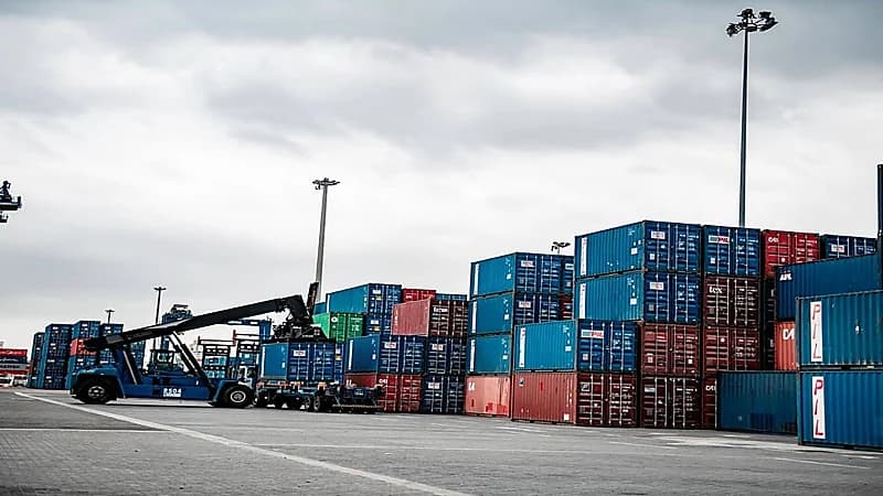 ارتفاع الصادرات البترولية بنسبة 16.6% وغير البترولية 4.4%