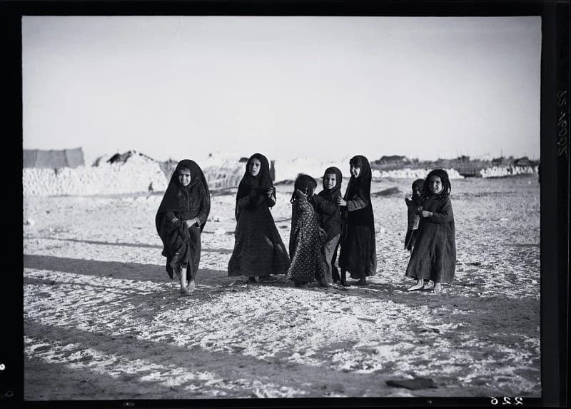 صورة جميلة لفتيات في الجبيل قديما
