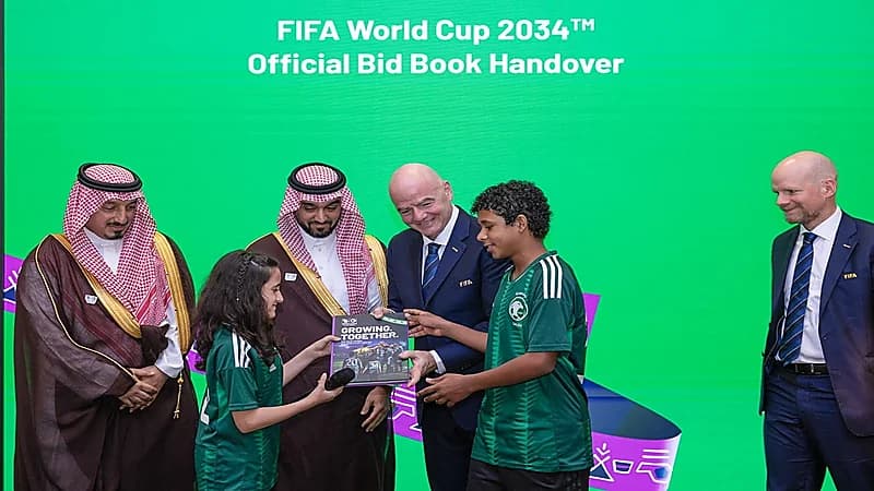 وزير الرياضة: نتناقش مع الفيفا لإمكانية إقامة كأس العالم 2034 في الشتاء