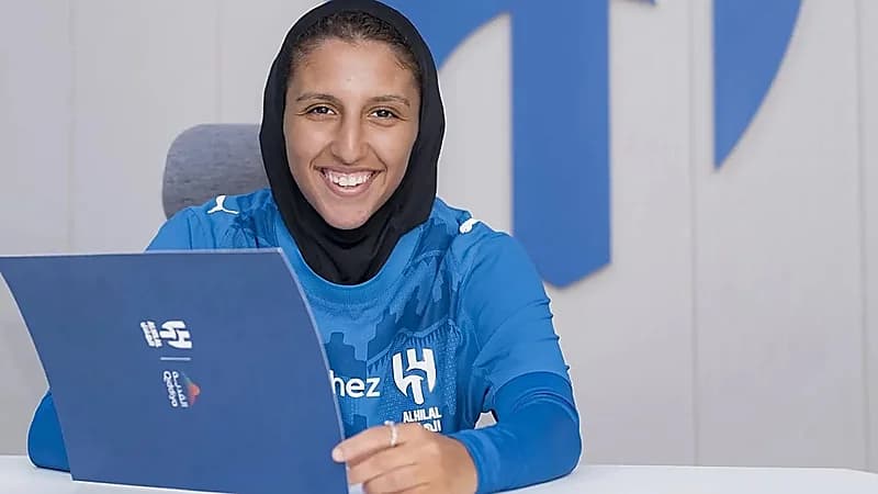 الهلال يضم لين محمد قادمة من الشباب