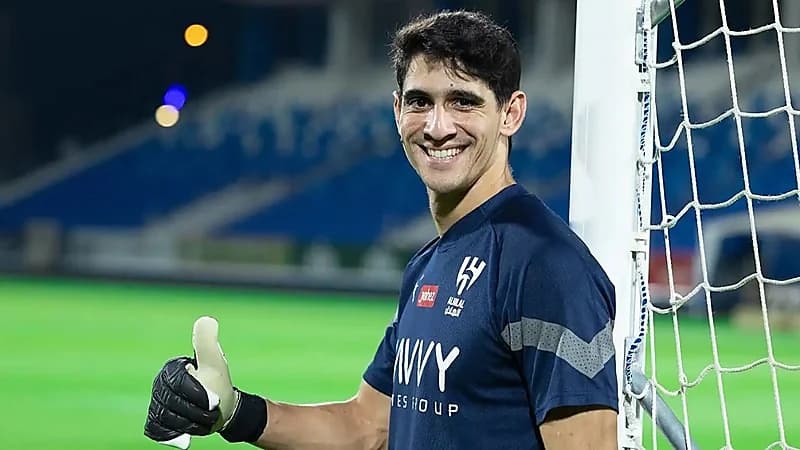 بونو يقترب من الجاهزية قبل النصر