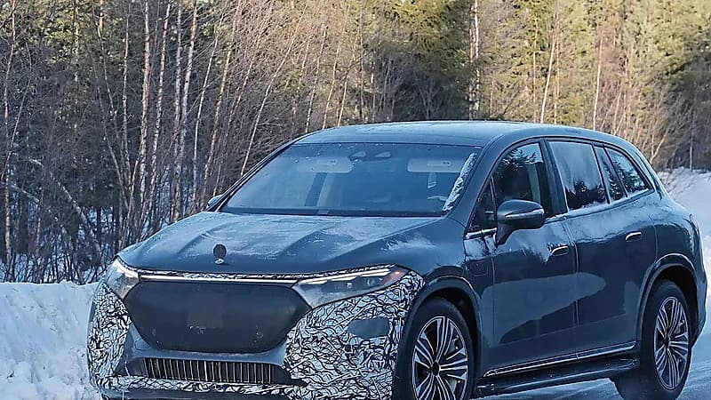 بالصور.. مرسيدس مايباخ تستعد لطرح أول SUV كهربائية للعلامة باسم EQS SUV