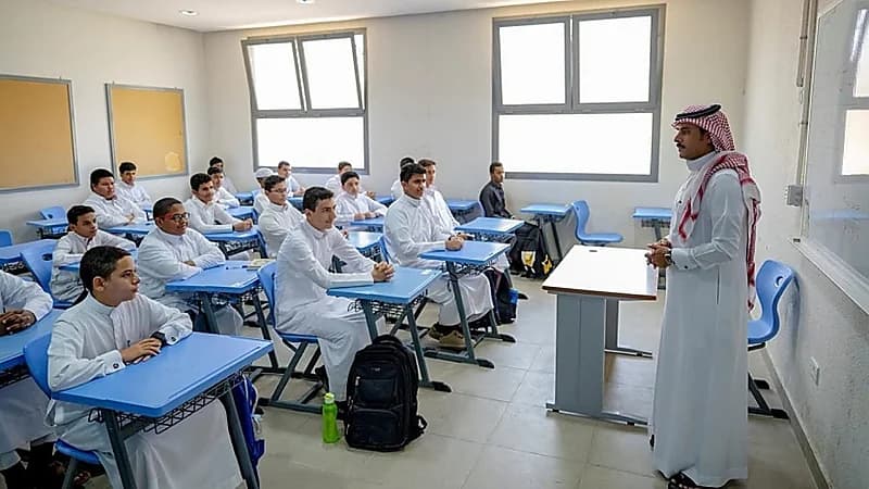 عودة الفصلين الدراسيين العام المقبل