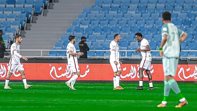 الرائد يحصل على اعتماد الرابطة لطقم فريقه ضد الرياض