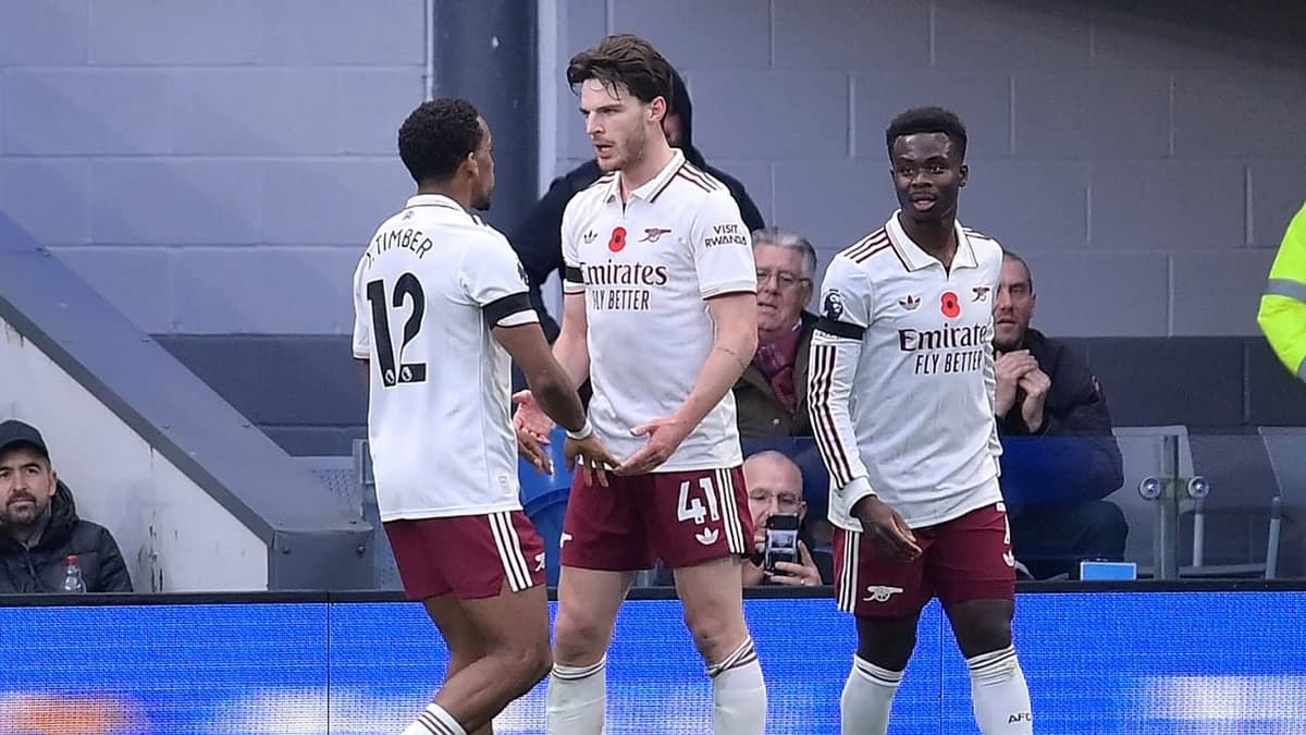 آرسنال يواصل صدارة البريميرليغ بثنائية أمام بيرنلي