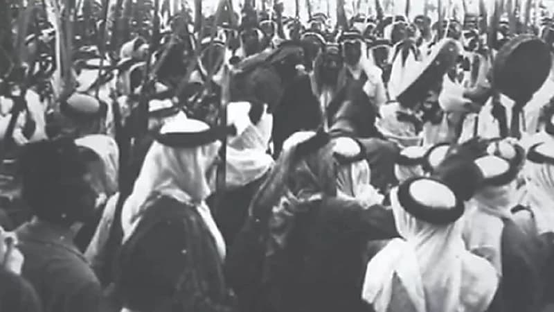 بالفيديو.. قصة ارتباط العرضة السعودية بالحروب والغزوات