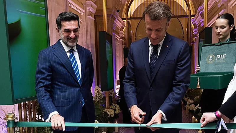 ماكرون يفتتح مكتبًا لشركة تابعة لصندوق الاستثمارات في باريس