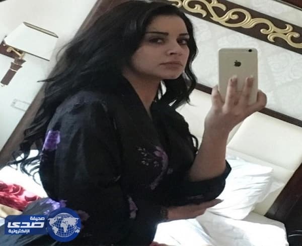 بالصورة ..سارة فرح بدون ماكياج في غرفة نومها