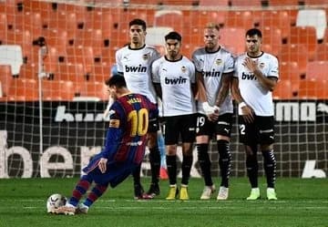 روجيرو ينتظر الغرامة والإيقاف بسبب حركة الرشوة