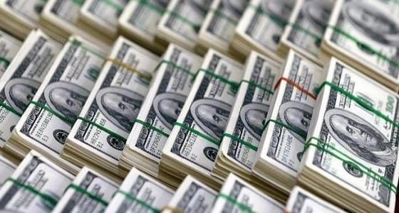 منهم " جاكسون " و " أينشتاين " .. 10 مشاهير حققوا ملايين الدولارات في 2017 رغم وفاتهم