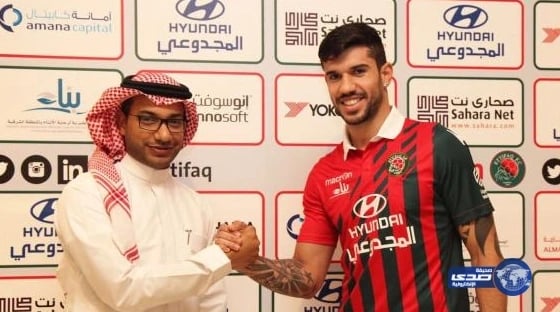الأمير عبدالله بن مساعد يزور لاعب منتخب العراق