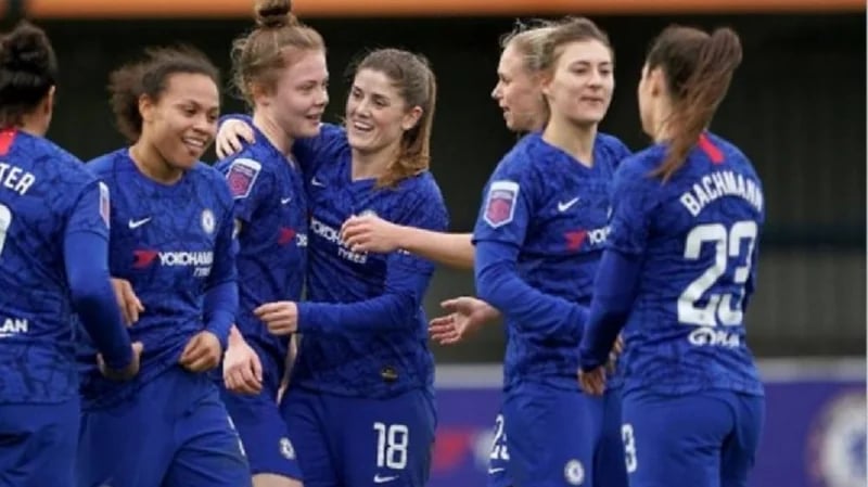 لاعبة" تشيلسي" تحصل على إنذار بعد تعديها على مشجع بسبب "سيلفي"