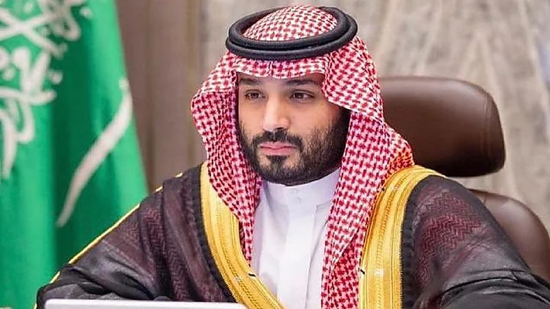 ولي عهد دبي مهنئنا الأمير محمد بن سلمان بنجاح العملية الجراحية: "تستاهل السلامة "