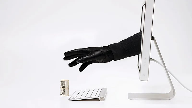 المطالبة بدفع الديات وسداد الفواتير.. تعرف على عقوبة التسول الإلكتروني