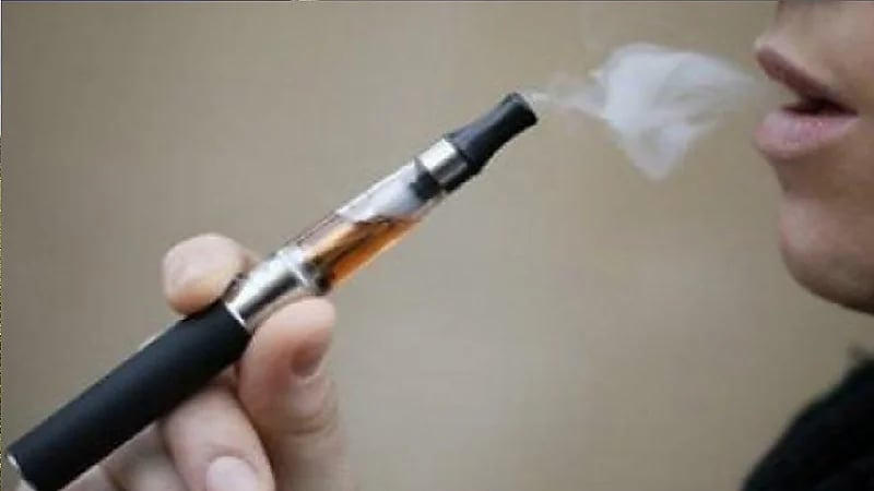 دولة تسمح لأول مرة بوصف "السجائر الإلكترونية" كآلية طبية