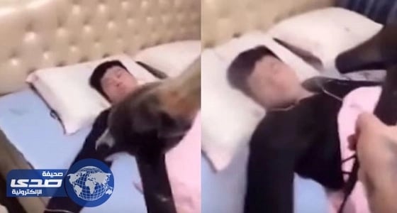 بالفيديو.. زوجة تنتقم من زوجها المدخن بمقلب خطير