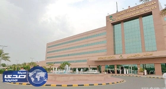 بالفيديو.. موقف مٌحرج لشاب خليجي تعطل به المصعد