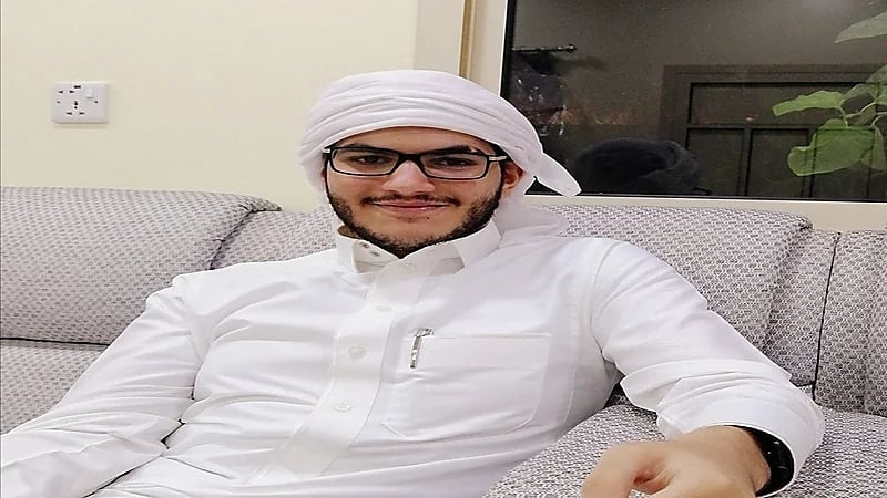 بالفيديو..الخنيزي يحتفل بمرور عام على عودته لأسرته